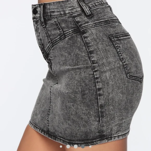 Black denim skirt - Picture 4 of 6